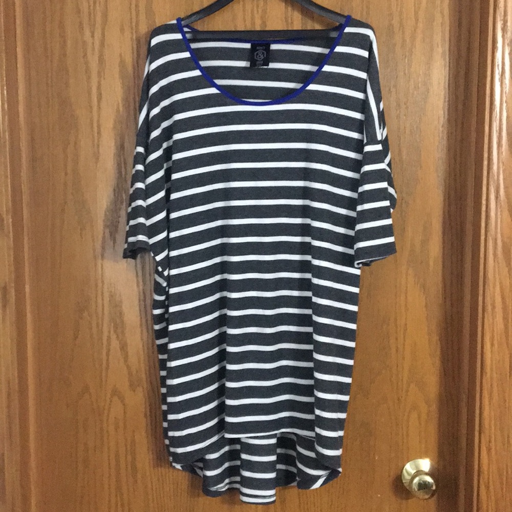 Anges and Dora gray and white tunic